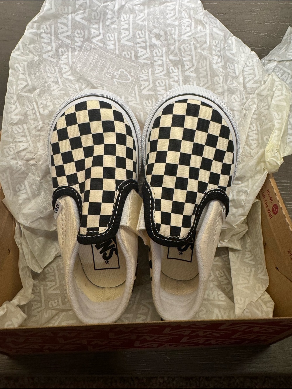 NEW In Box Vans Toddler Classic Slip-On V Checkerboard Shoe - Picture 10 of 12